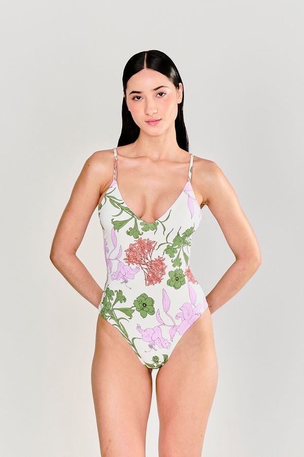 EMIRIO_AW23_ECOMMERCE_REED_001