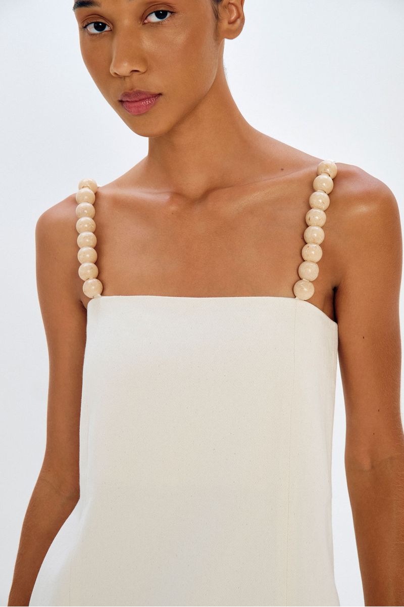 Vestido-escultura-cru