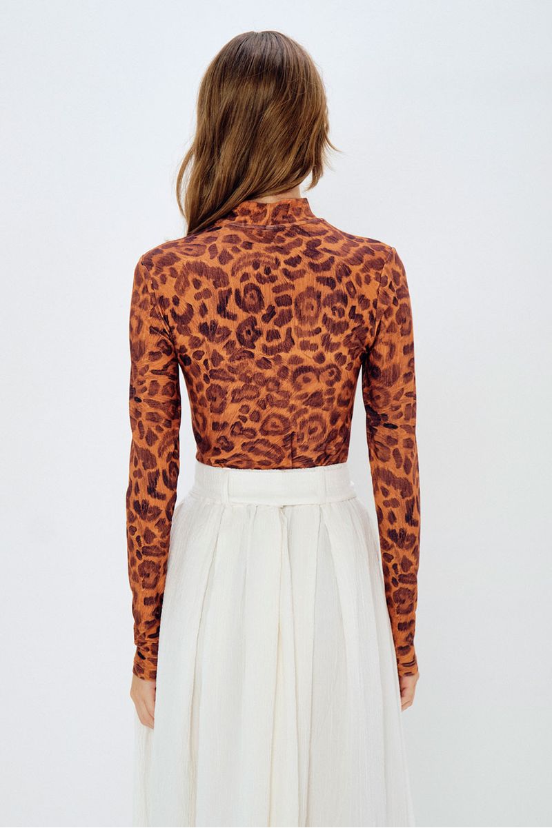 blusa-gola-role-onca-marrom