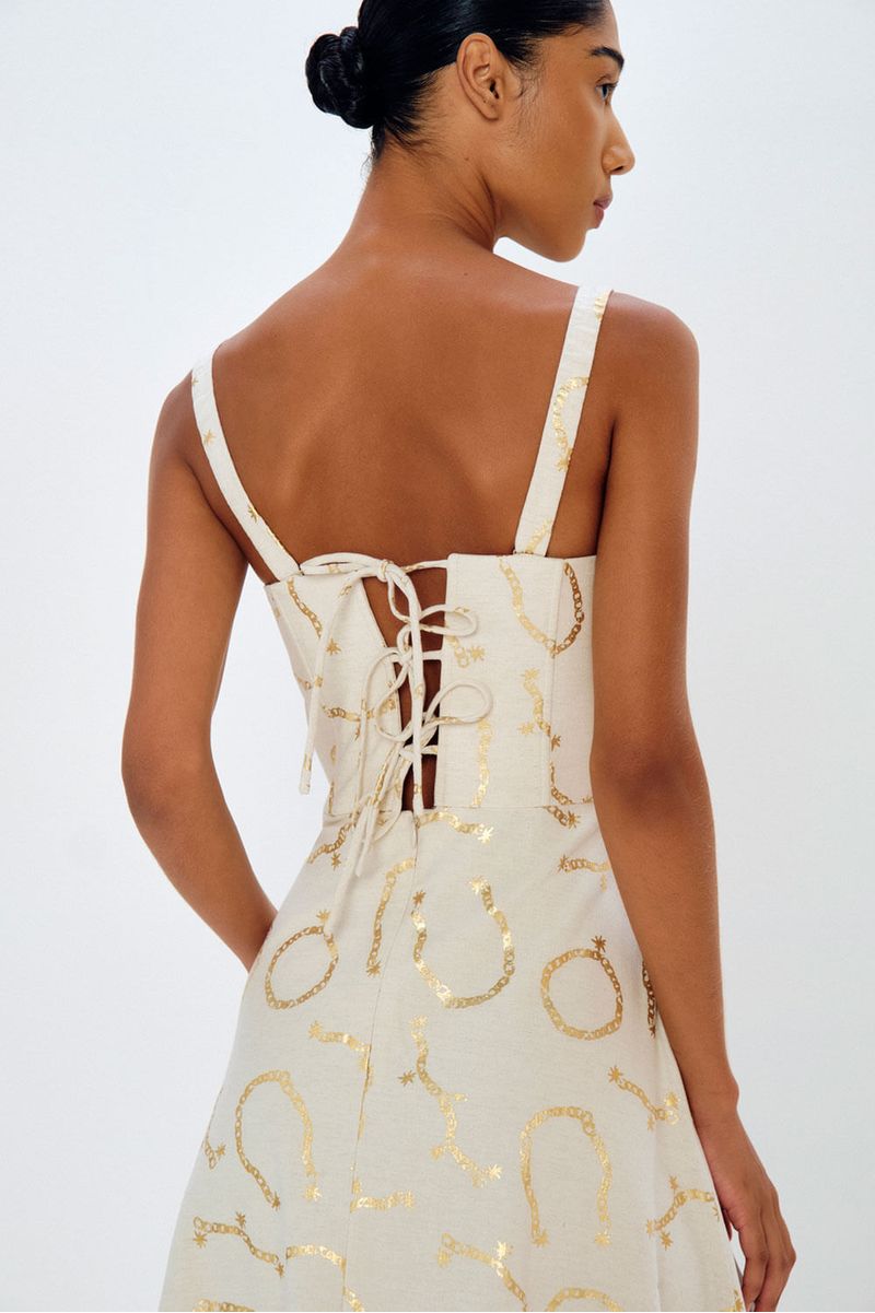 Vestido-meia-taca-foil-correntes