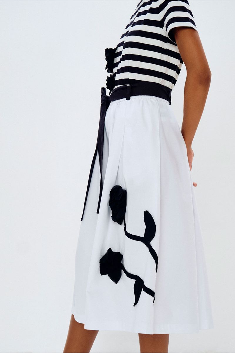 Saia-elastico-flora-bordado