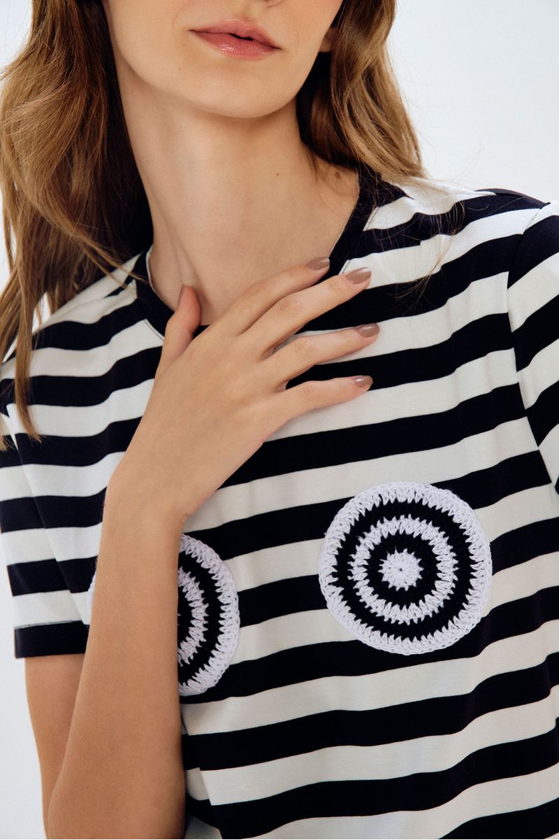 Camiseta-busto-listra-pb