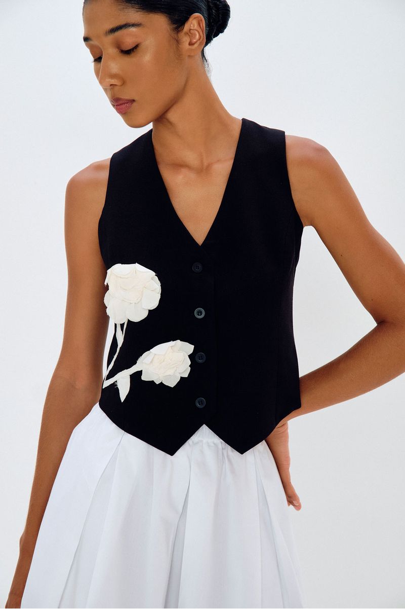 Colete-nina-flora-bordado