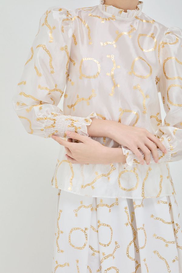 Blusa-casa-de-abelha-foil-correntes Blusa-casa-de-abelha-foil-correntes