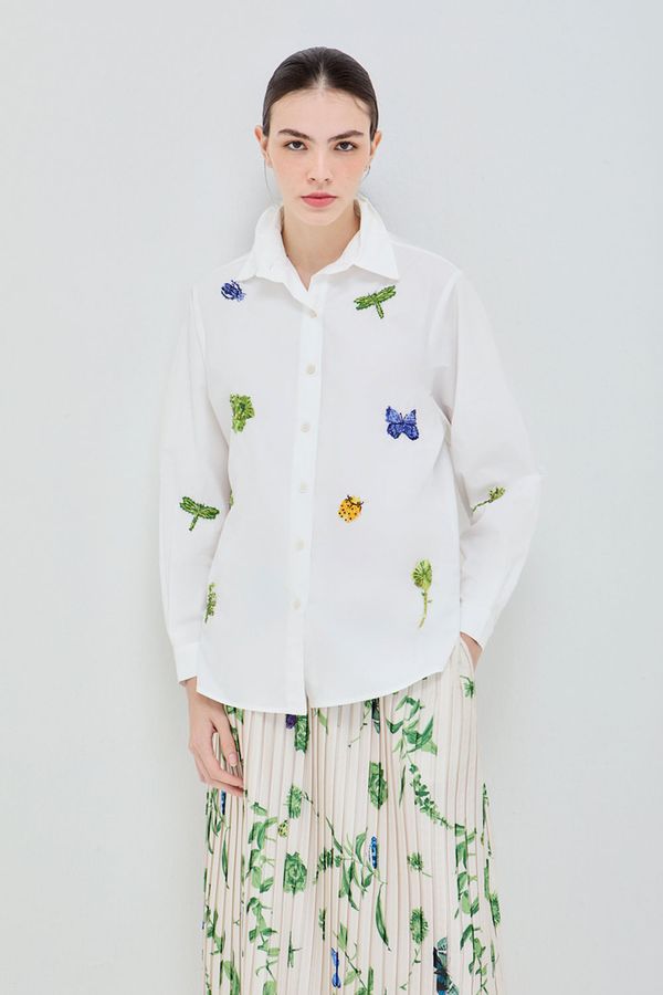 Camisa-oversize-bordado-flora Camisa-oversize-bordado-flora