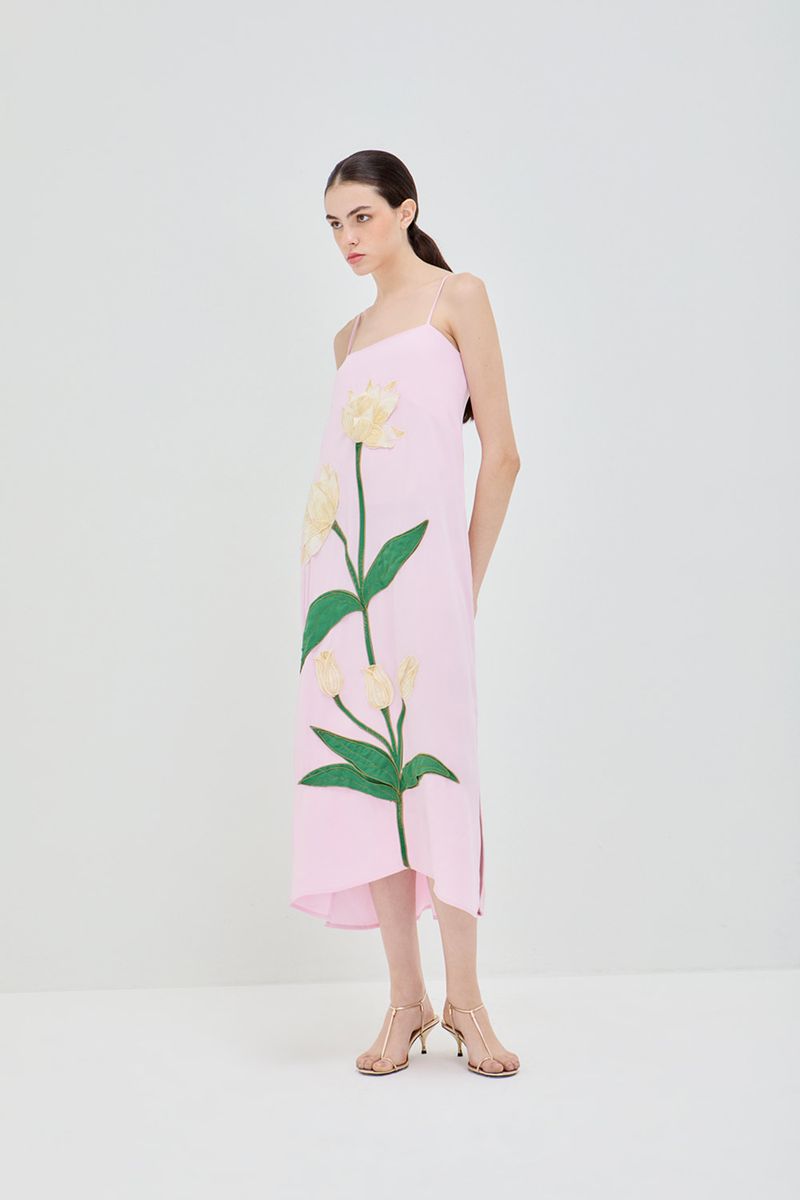 Vestido-reto-arranjo-bordado