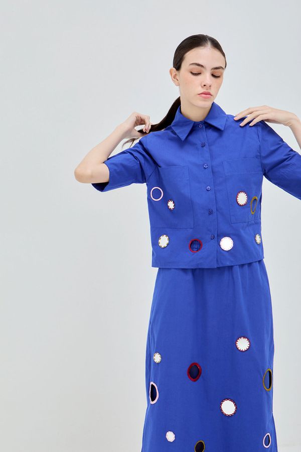 Camisa-alva-confetti-azul