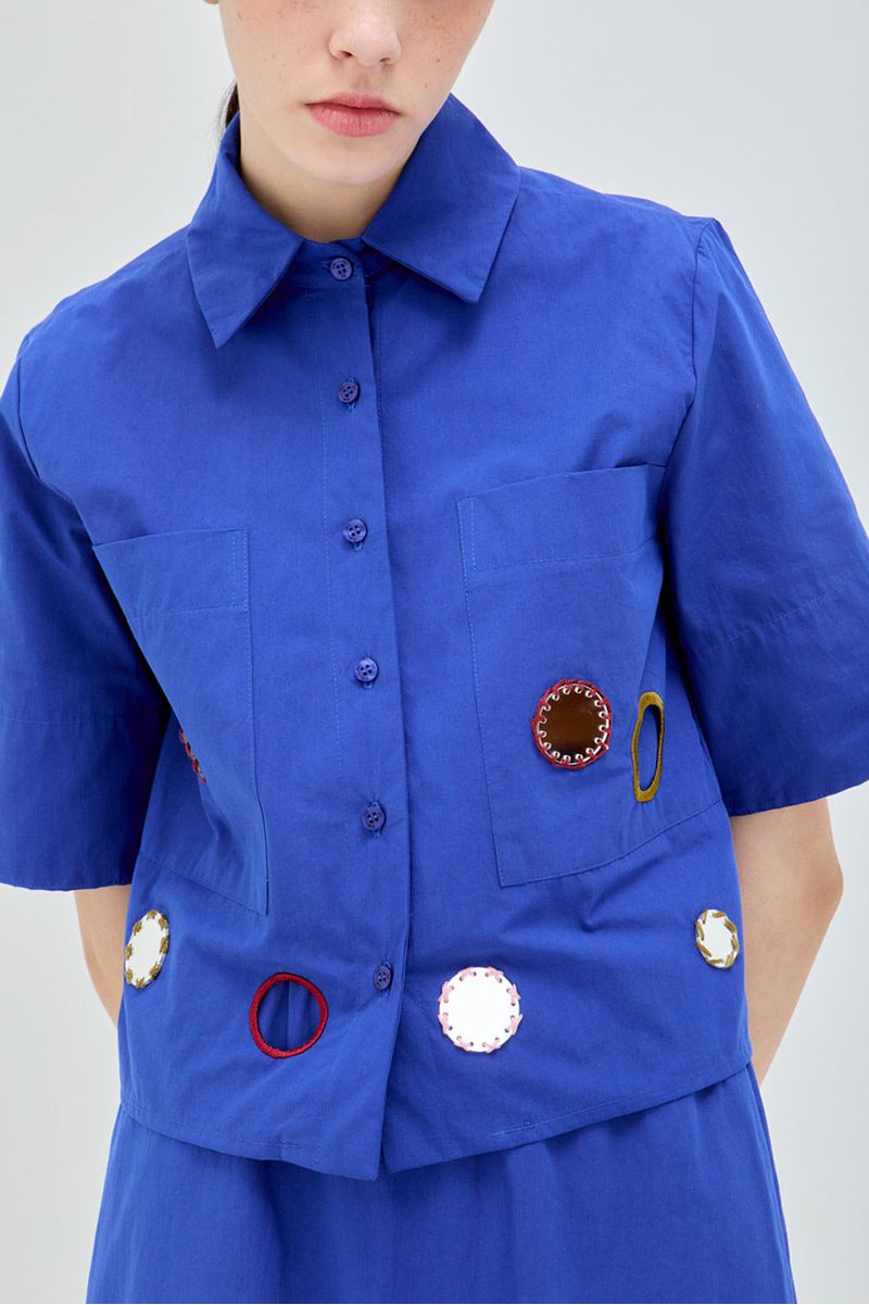 Camisa-alva-confetti-azul