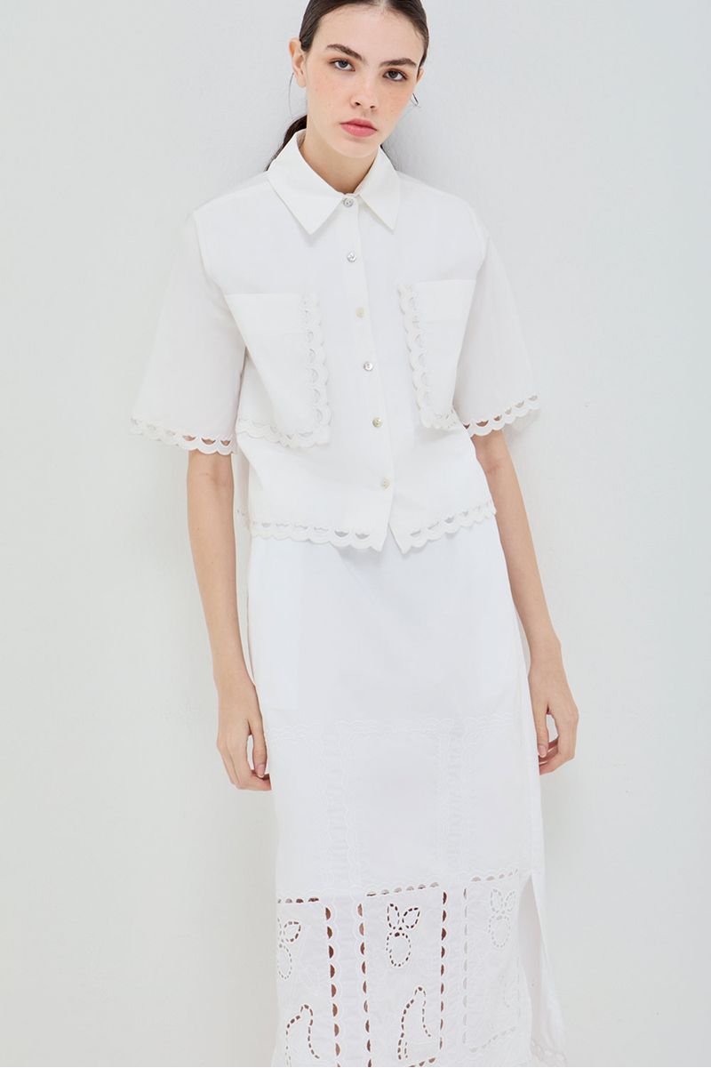 Camisa-alva-macaco-bordado