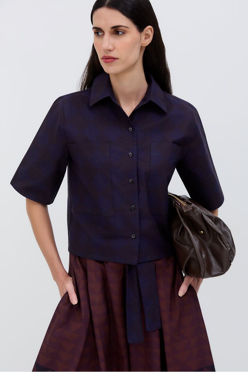 Camisa-alva-losango-marrom