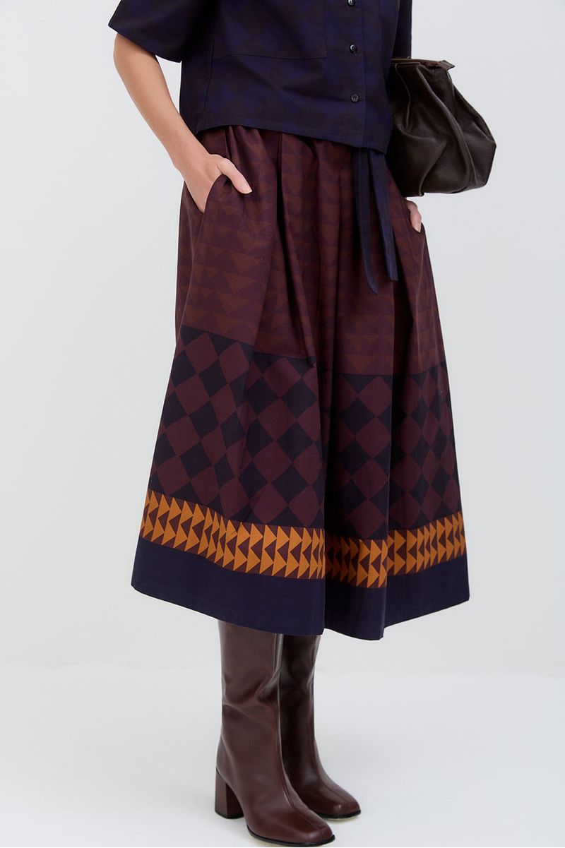 Saia-elastico-faixa-losango-marrom