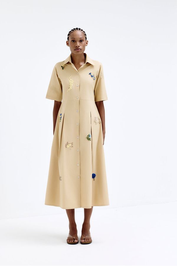 Vestido-chemise-pregas-bordado-felino