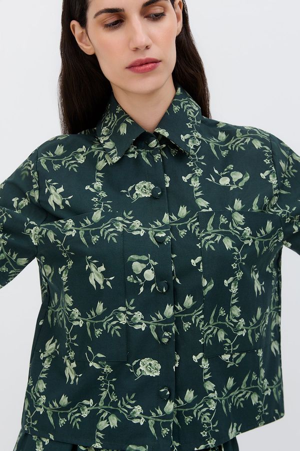 Camisa-alva-arvore-box-verde
